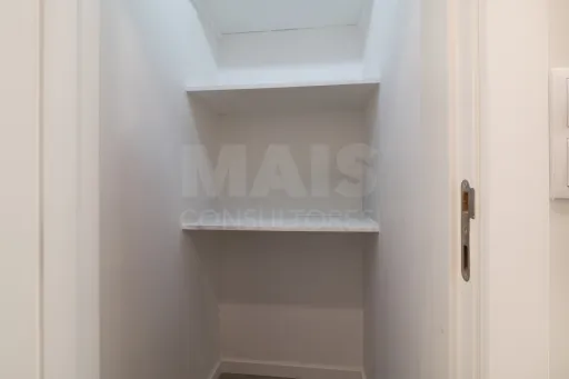 Fully Remodeled 1-Bedroom Apartment in Quinta da Lomba – Barreiro