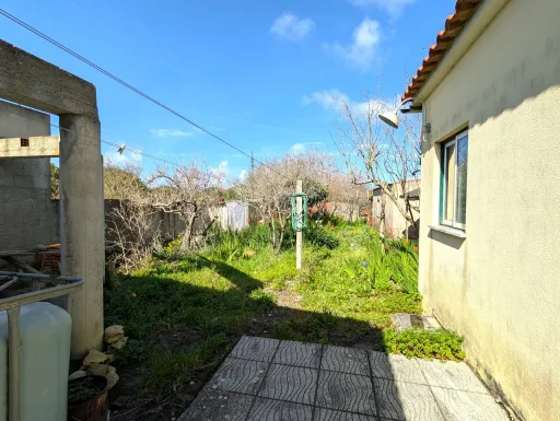 Moradia T6 - 5 min (Praia da Consolação)