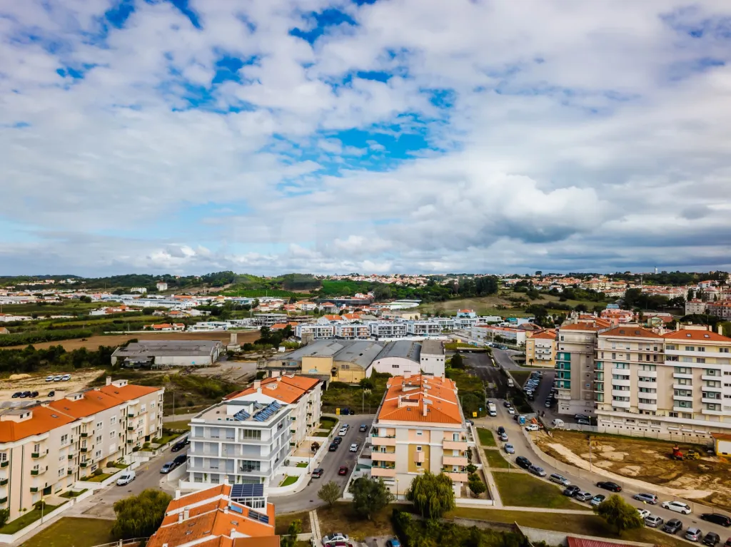 NÃO PUBLICAR Moradia T3 Semi-Nova no centro da cidade com garagem e terraço privativo