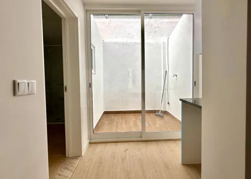 Moradia T3 em Banda Totalmente Renovada com Terraço - Avenidas Novas