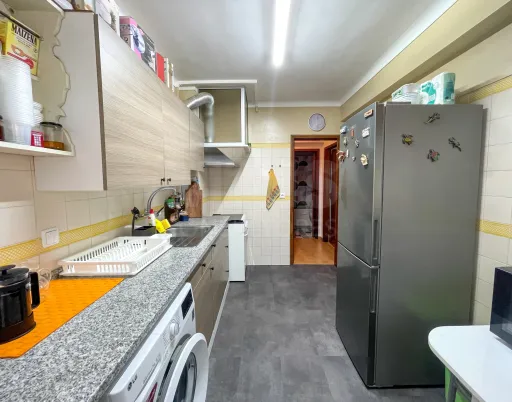 1-Bedroom Apartment with Balcony | Move-In Ready | 2 Elevators | Pendão, Queluz