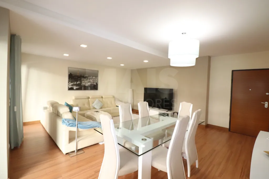 T3 150m2 na Quinta das Oliveiras com varanda de 60m2