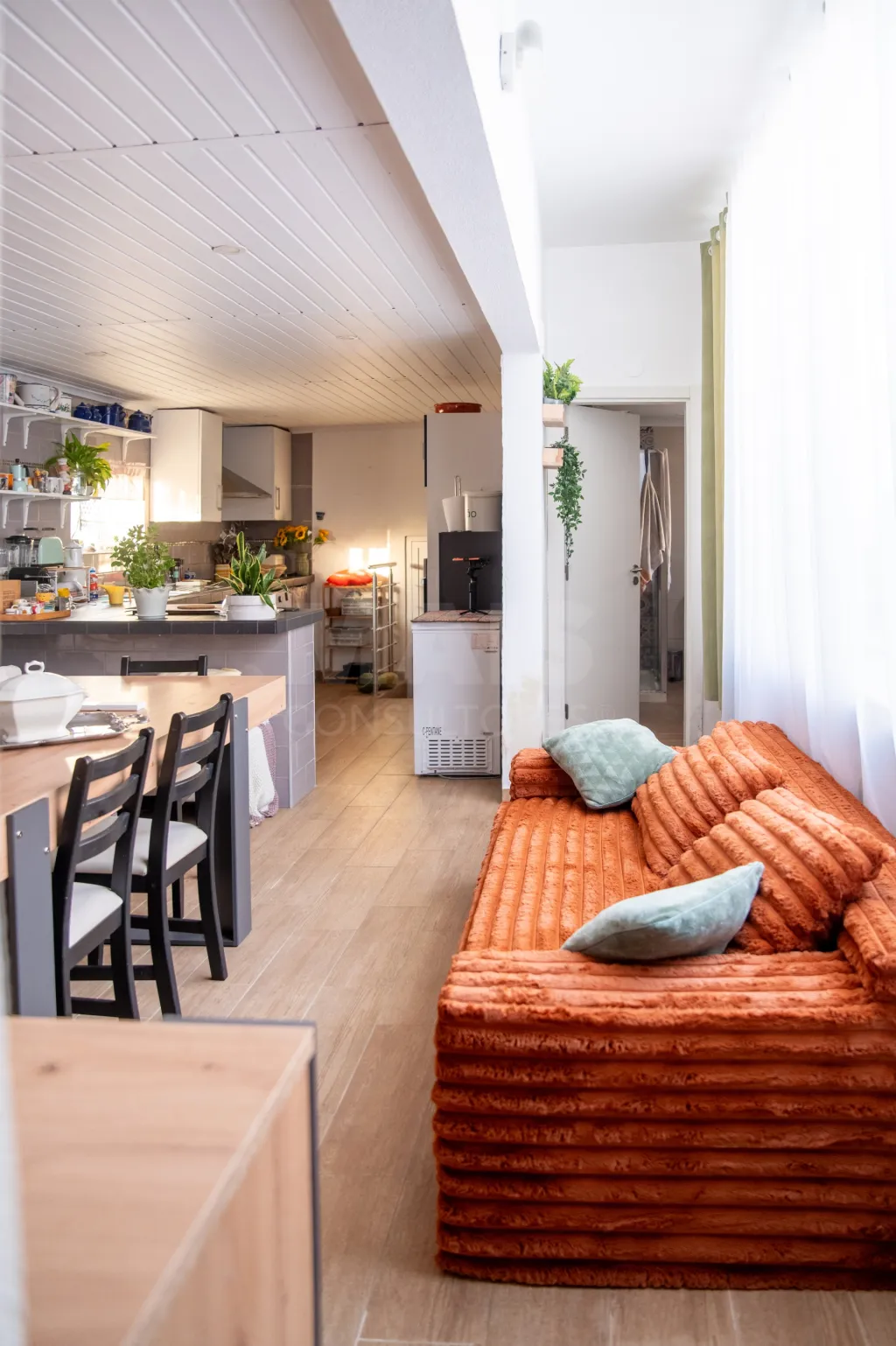 3-Bedroom House with Panoramic Terrace and Mountain Views