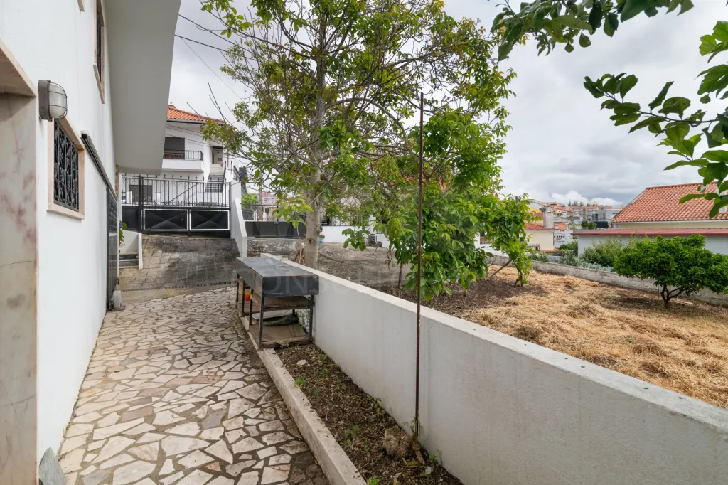 House 4 Bedrooms Pontinha