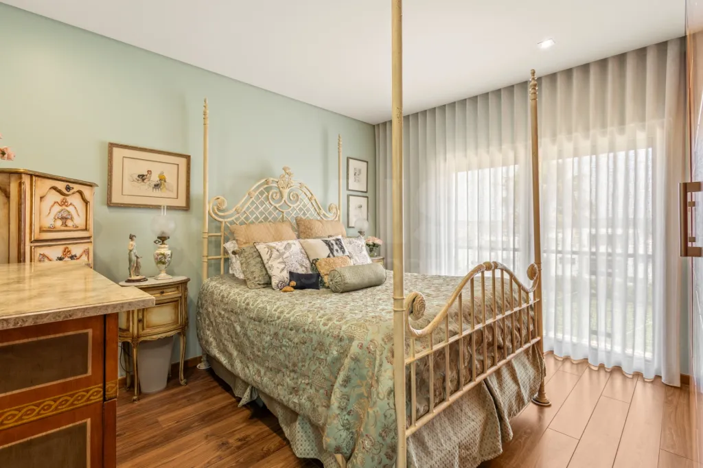 Moradia T4 com Vista Mar, Jacuzzi Panorâmico e Energia Solar | Lourinhã