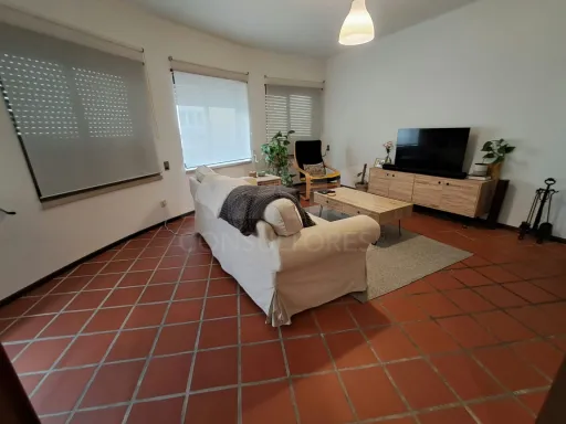 Apartamento T2+1 com elevador, parqueamento e arrecadação junto à Praça de Touros