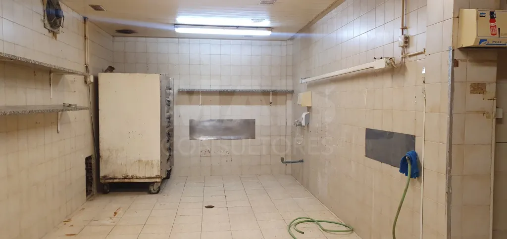 Um espaço. Diferentes caminhos. | 123 M² NO CENTRO DA BENEDITA