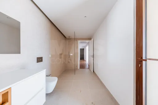 Moradia T5 com Piscina - Vista Golfe e Mar