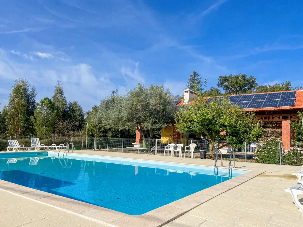 Charming Farmhouse in Almeirim