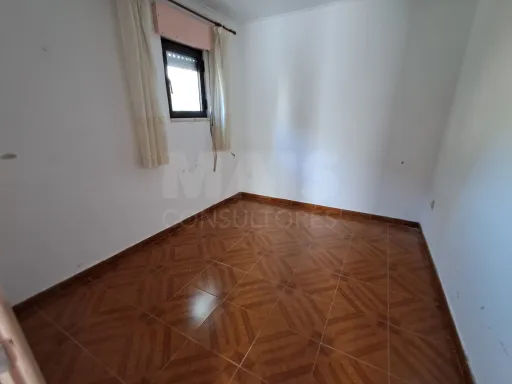 Moradia T2 c/ terreno em Salir de Matos