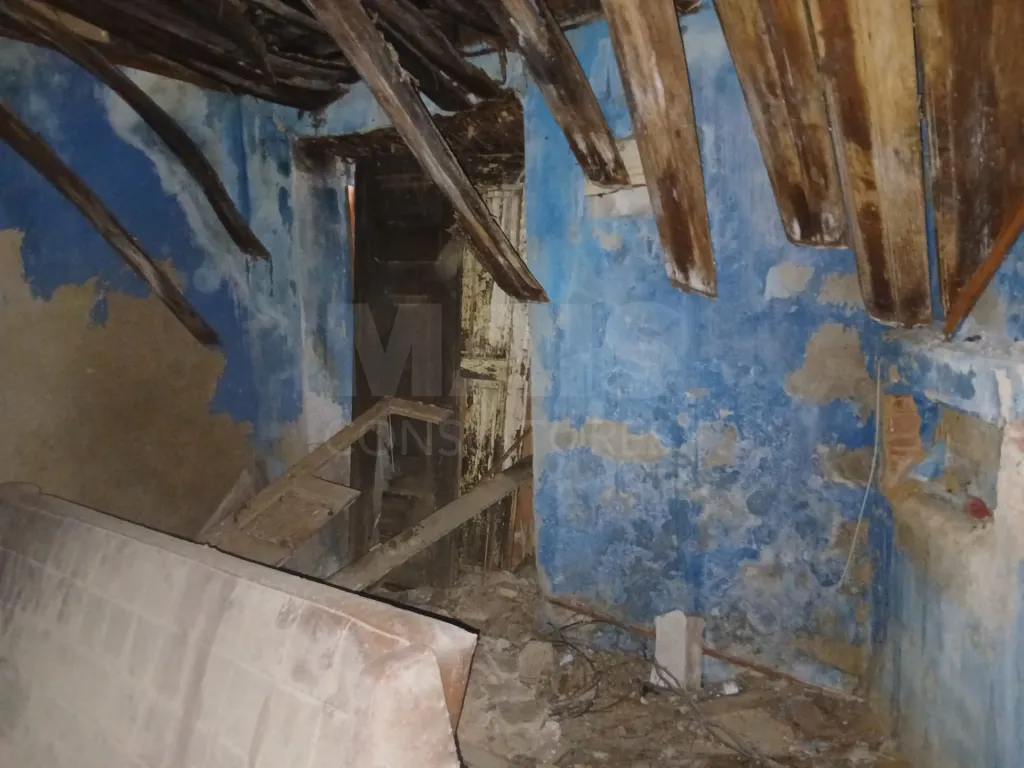 Moradia em Ruína com Excelente Potencial de Reconstrução em Vila Franca de Xira
