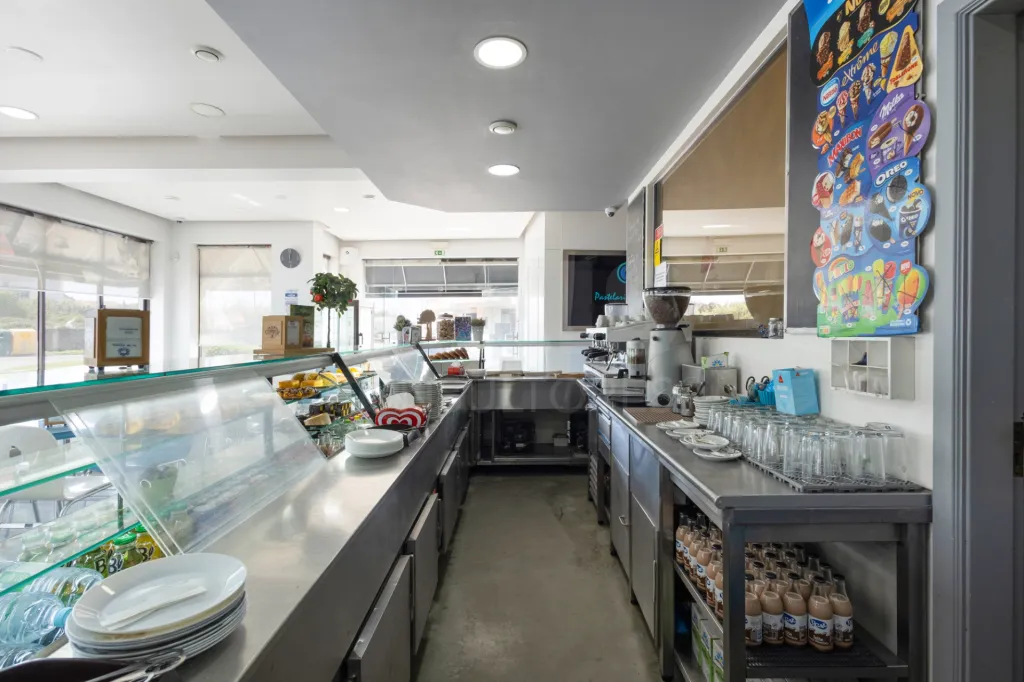Trespasse de Espaço Comercial/ Pastelaria em Peniche