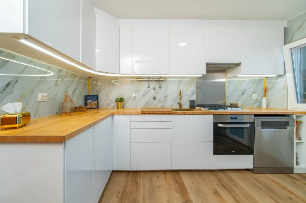 Moradia T2+2 totalmente remodelada com piscina aquecida no Porto Alto