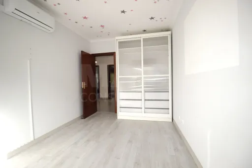 Apartamento T2  c/ duas frentes em Arcena, Alverca
