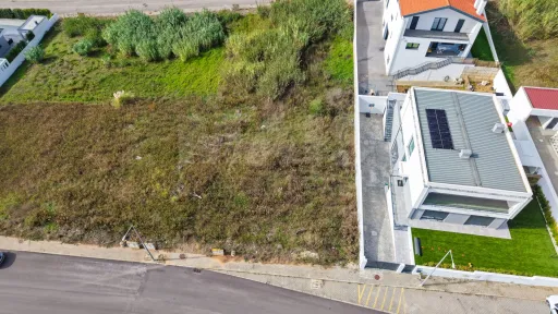 Urban plot for construction of single-family house