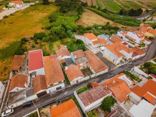 Moradia com 1.040 m² de Terreno no Seixal, Lourinhã