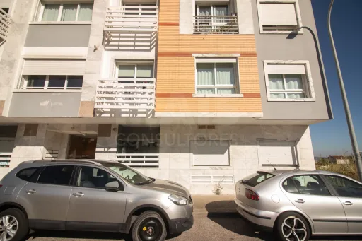 Apartamento T2 Moderno com Garagem | A-da-Beja, Amadora