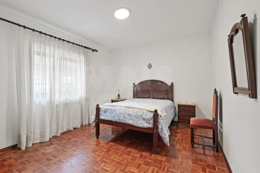 Moradia Térrea T4 em terreno de 2.605m2 em Olho Marinho