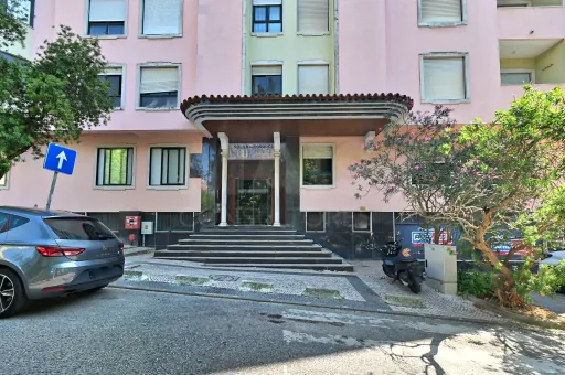 4 bedrooms in Edifício Solar do Marquês, Massamá
