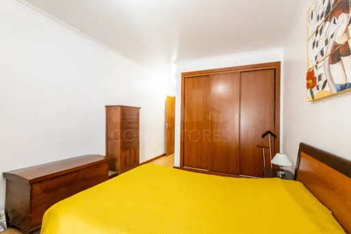 Apartamento T2 com garagem