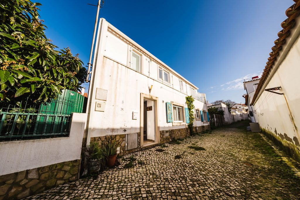 'Moradia T4 no Centro da Foz do Arelho- Perto da Praia e comércio