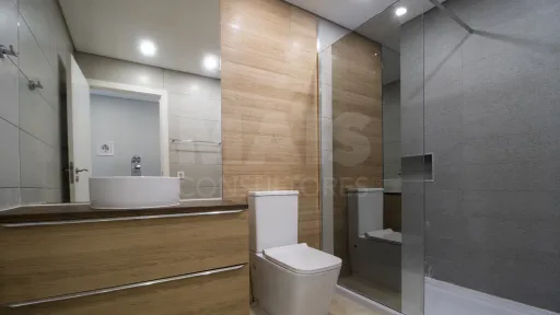 Apartamento T2+1 com garagem