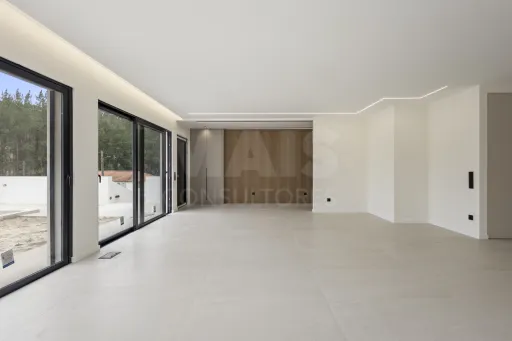 Moradia T3+1 NOVA com piscina em terreno de 2098m2