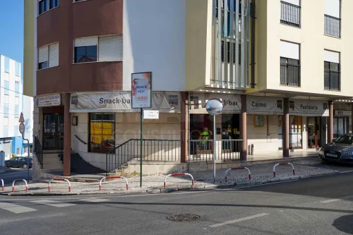 Negócio pronto a render -trespasse por valor imperdível na Ramada
