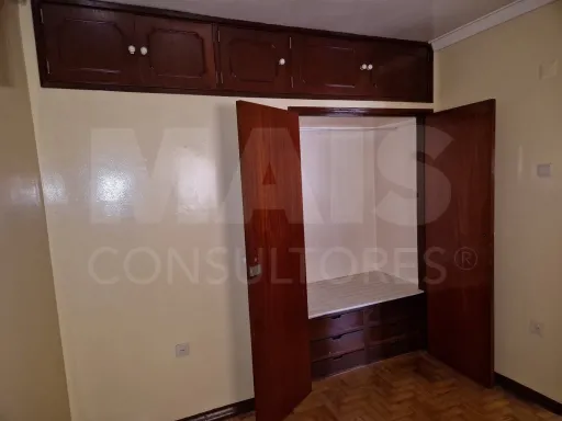 Apartamento de 3 assoalhadas junto ao Metro da Pontinha