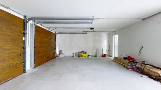 Moradia nova com piscina T4 em Linda a Velha