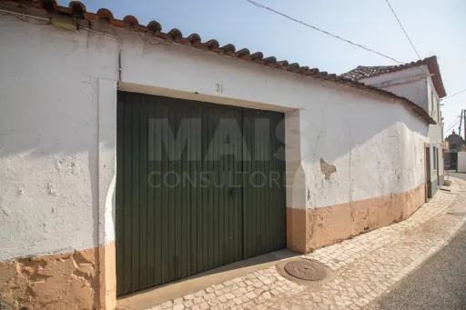 🏡 Cellar/Warehouse with 261 m² - Unique Opportunity in Aldeia Gavinha (Alenquer)