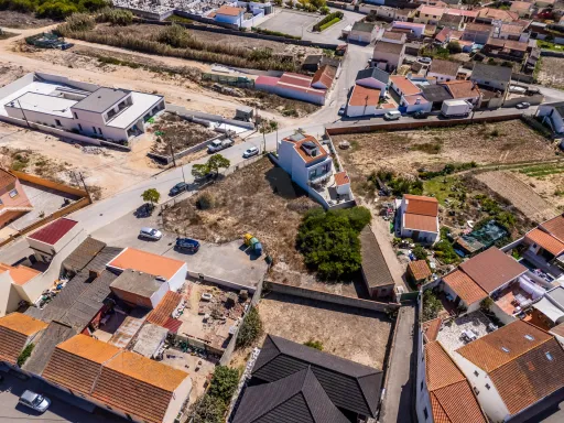 Construa o Seu Futuro Junto ao Mar