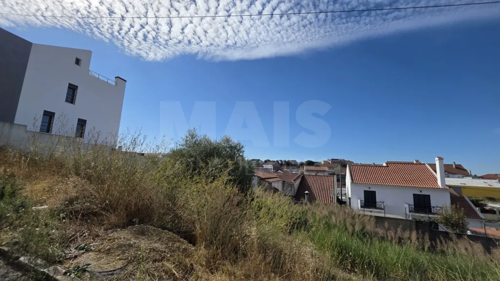 Your Dream Starts Here! Urban plot in Apelação for housing.