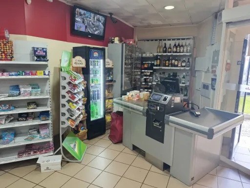 Supermarket for sale in Albarraque