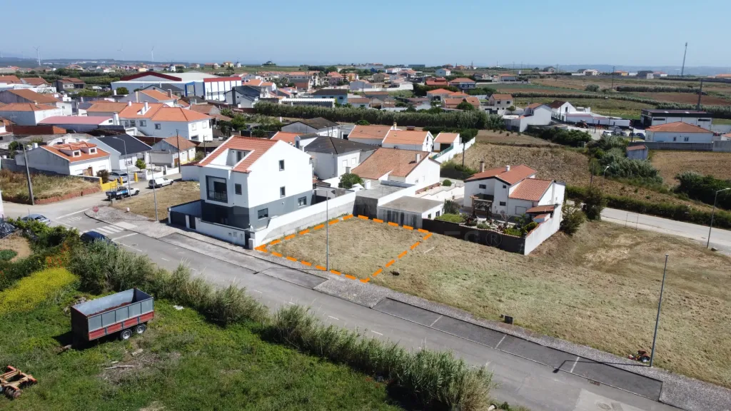 Terreno para construção de moradia isolada na Bufarda