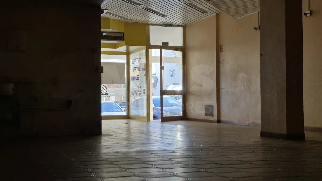 Um espaço. Diferentes caminhos. | 123 M² NO CENTRO DA BENEDITA