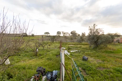 Moradia Térrea V3 com terreno urbano de 3780m2 no Alentejo