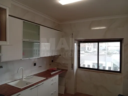 ✨Fantástico T2 com Parqueamento junto à estação de comboios de Queluz