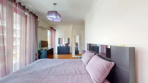 Apartamento T3 com garagem e arrecadação - Caneças