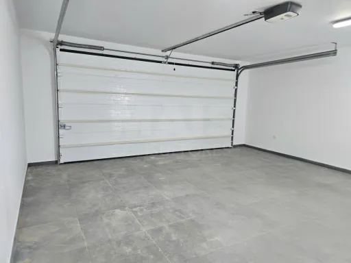 Moradia T4 térrea de luxo com piscina no Nadadouro