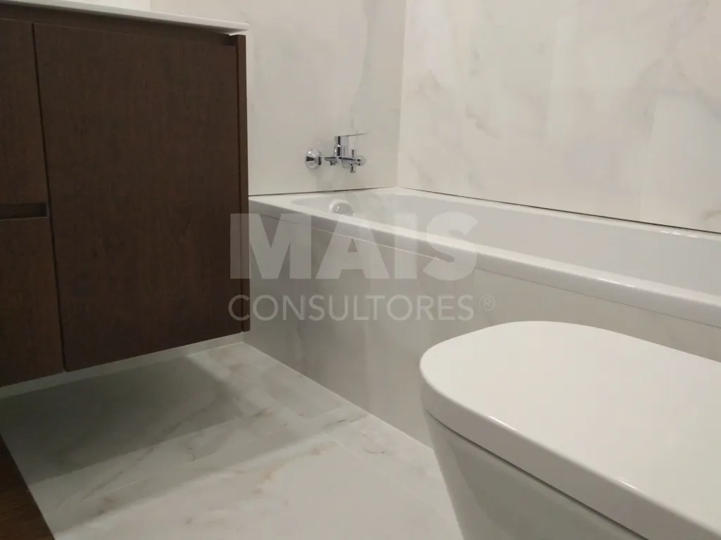 Apartamento T4 Remodelado em Cedofeita (Santo Ildefonso), Porto