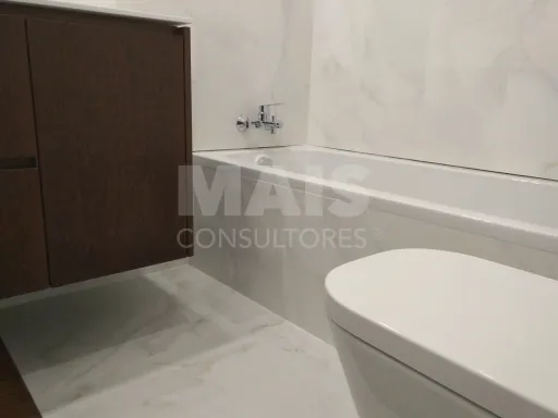 Apartamento T4 Remodelado em Cedofeita (Santo Ildefonso), Porto