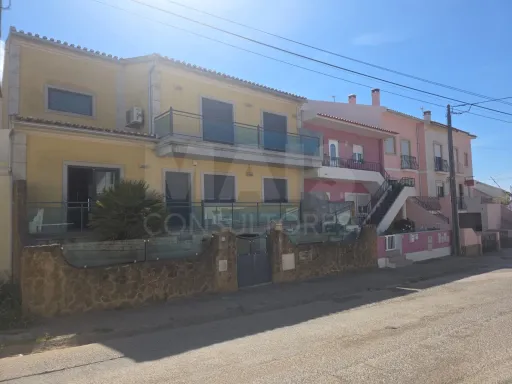 4 bedroom villa with pool 1.800m from Consolação beach