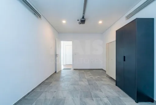 Moradia T3 contemporânea com piscina privada no Porto Alto