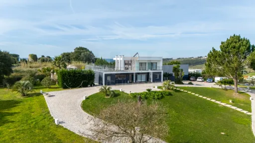 Moradia T4 de luxo no Barrocalvo, Carvalhal, Bombarral