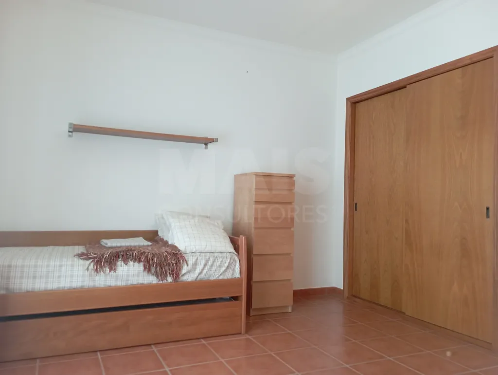 Moradia T2 + 1 Mobilada com Garagem e Quintal - Casais do Baleal
