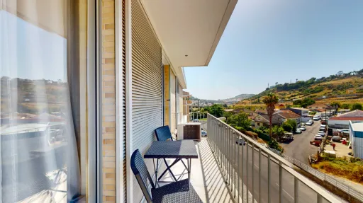 3 bedroom apartment with garage and storage room - Caneças