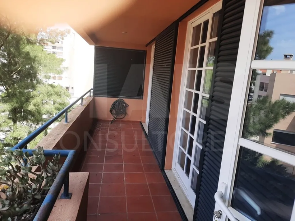 T2  Cascais condomínio fechado