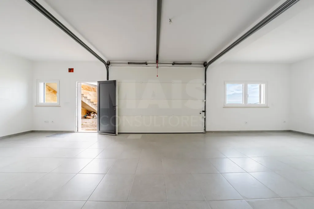 Moradia V3  moderna com piscina, vista de campo e excelente localização  Matas – Lourinhã
