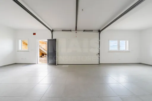 Moradia V3  moderna com piscina, vista de campo e excelente localização  Matas – Lourinhã